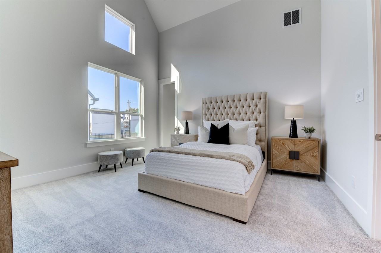 5138 Rosslyn Rd - Photo 4 of 43