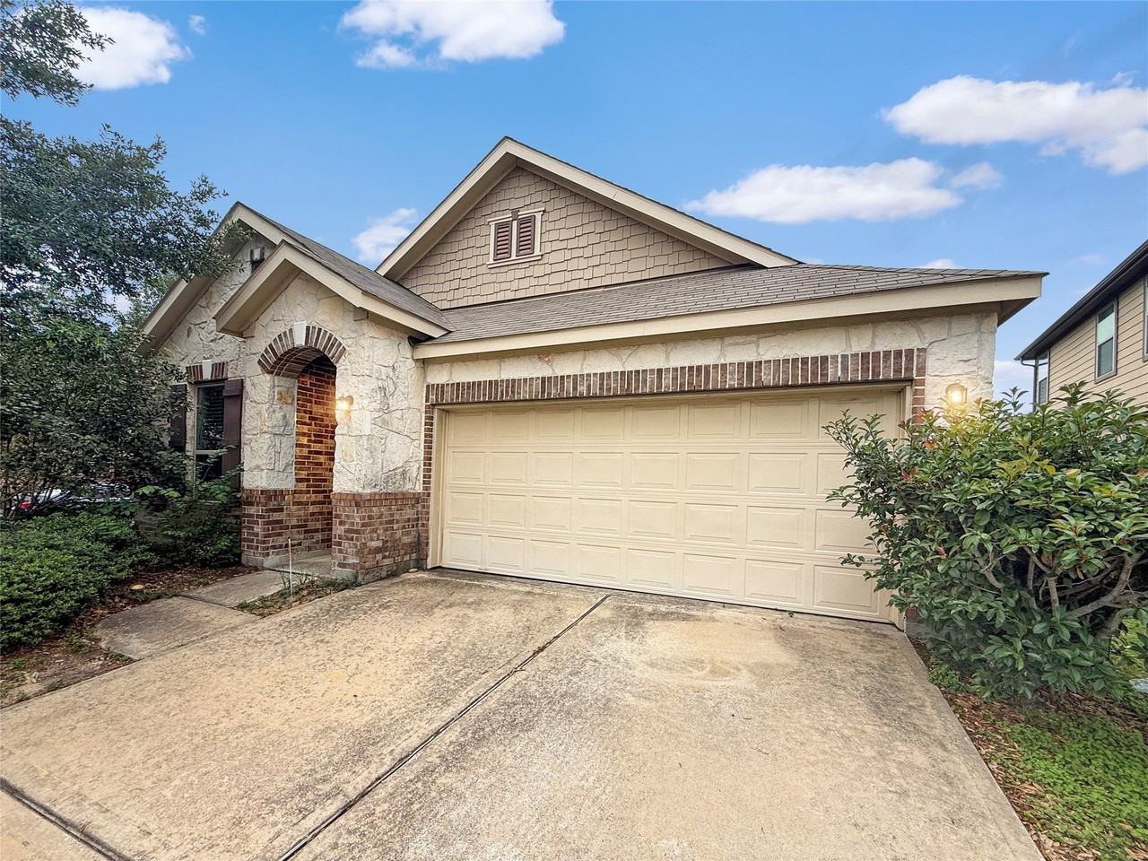 6503 Bayliss Valley Ln - Photo 2 of 27