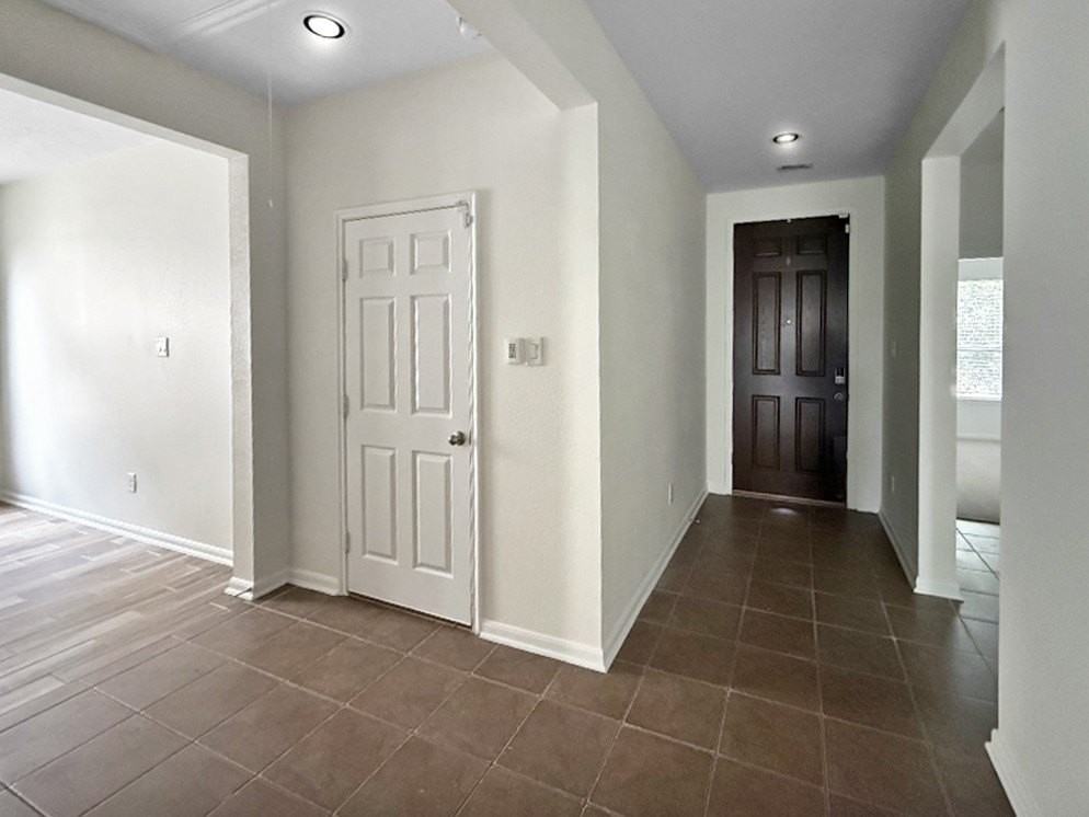 6503 Bayliss Valley Ln - Photo 3 of 27