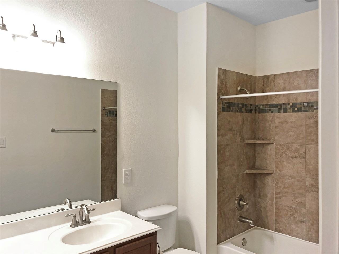 6503 Bayliss Valley Ln - Photo 6 of 27