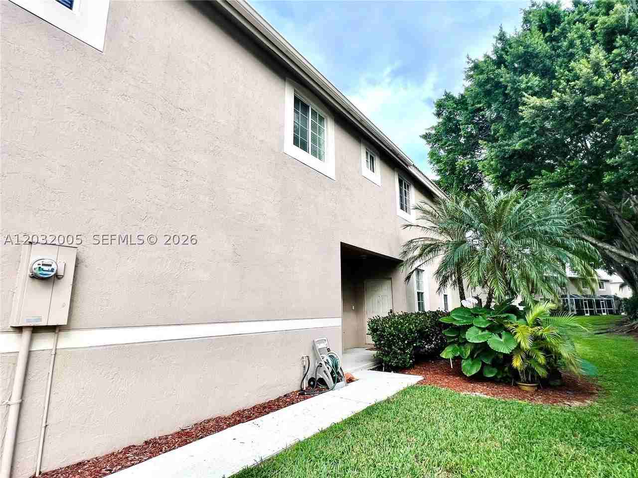2176 Salerno Cir - Photo 3 of 26