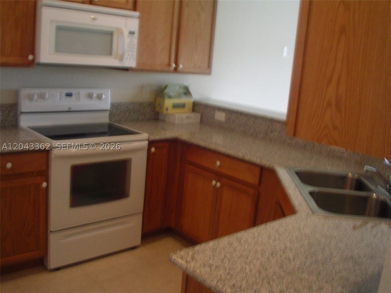 9247 Chambers St - Photo 6 of 12