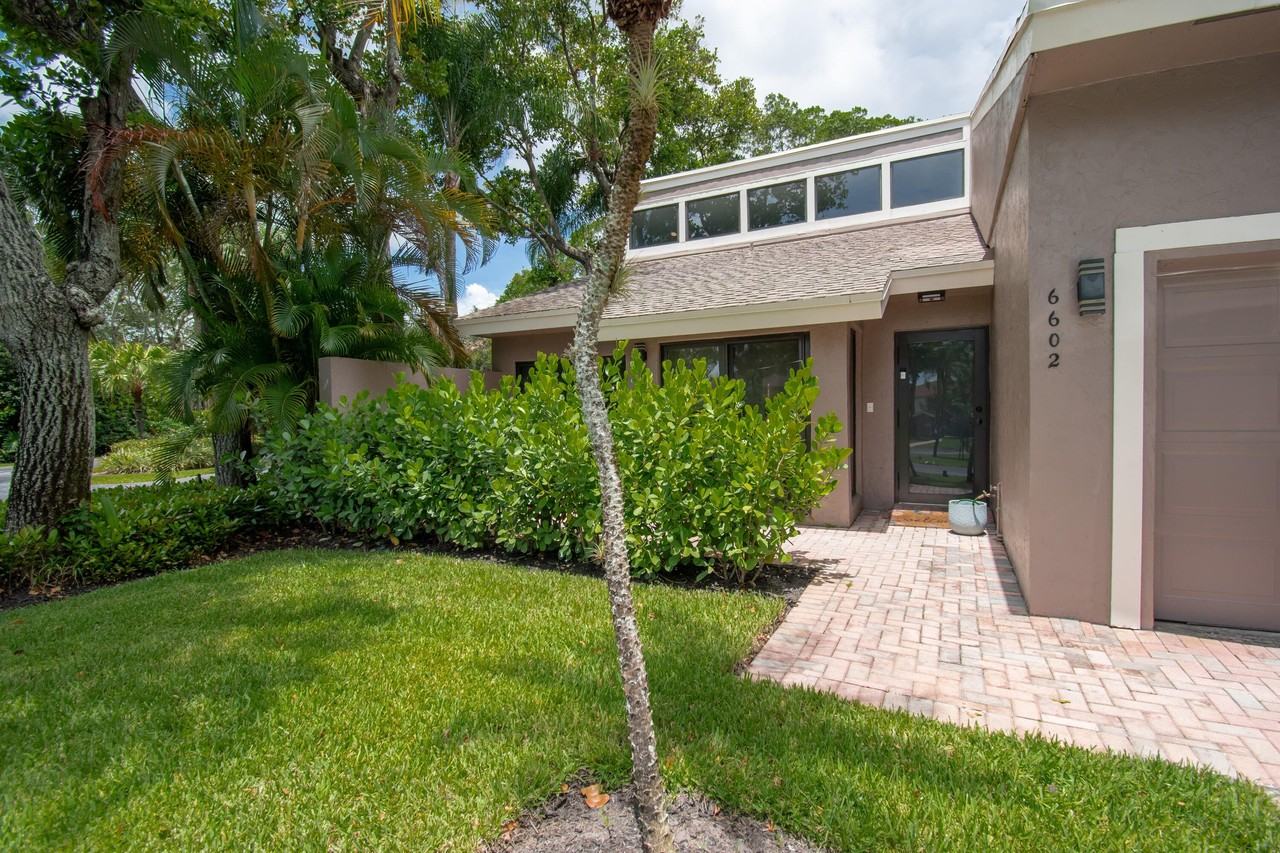 6602 Thornhill Ct - Photo 3 of 28