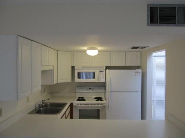 101 Old Ferry Rd #29D - Photo 3 of 6