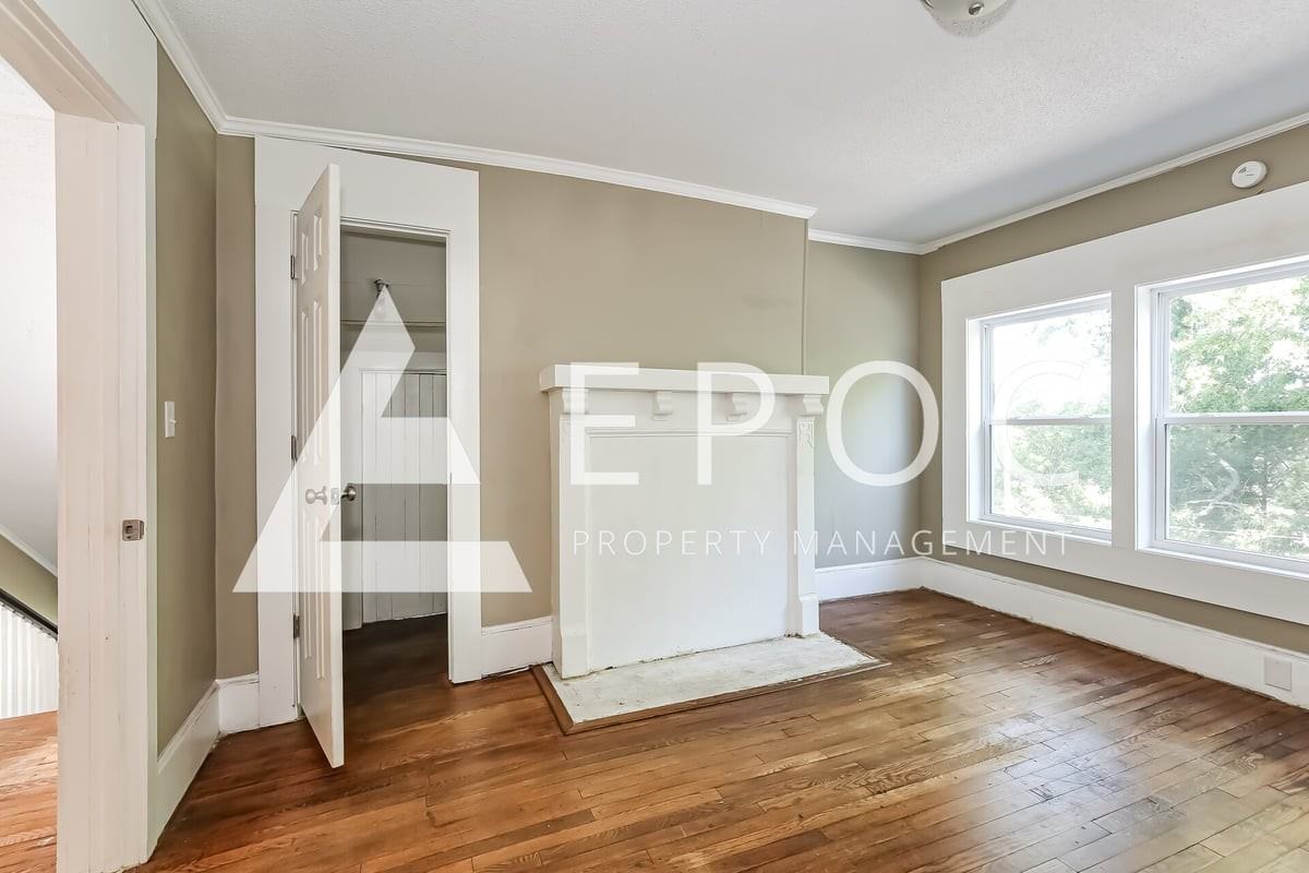731 S Broad St - Photo 6 of 16