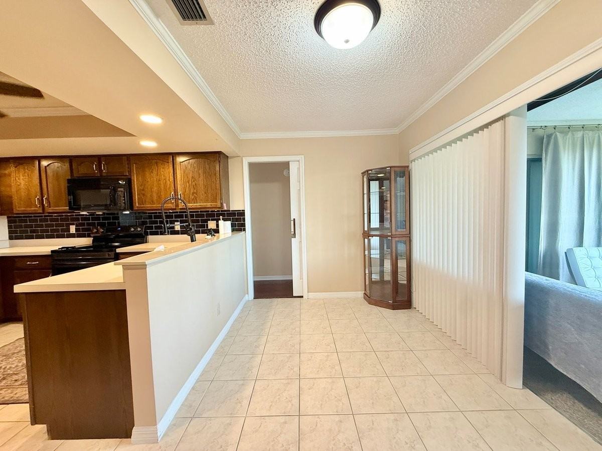 1739 Lake Marion Dr - Photo 2 of 20