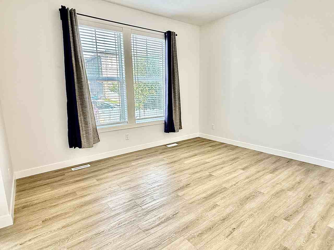 48 Ambleside Cres Nw - Photo 5 of 28