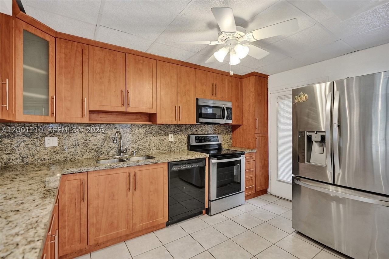 3051 Nw 46th Ave #101 - Photo 3 of 38