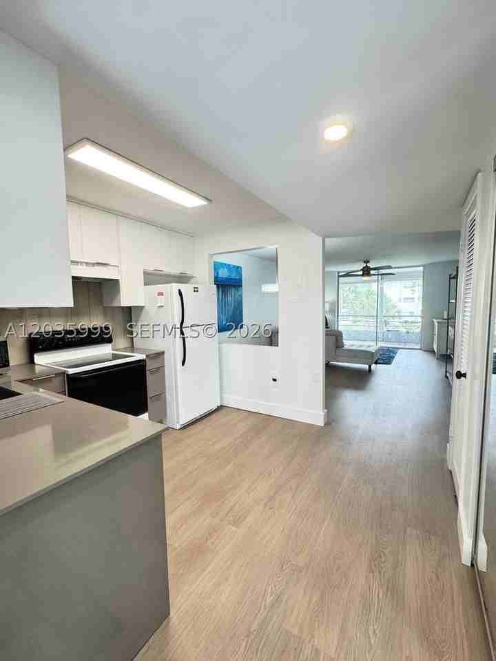 8300 Sunrise Lakes Blvd #212