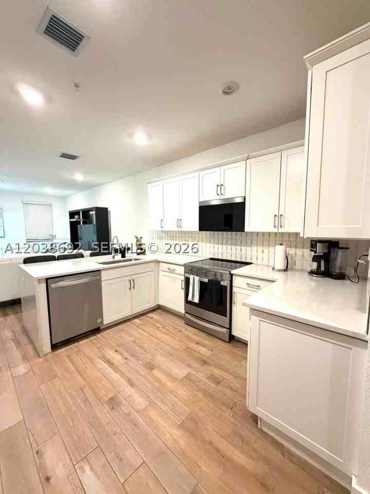 144 Sw 171st Ln #144 - Photo 4 of 12