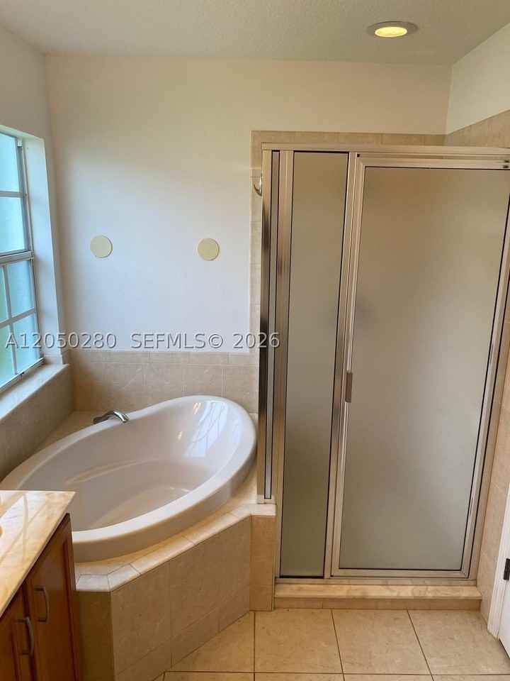 6432 Las Palmas Way - Photo 3 of 5