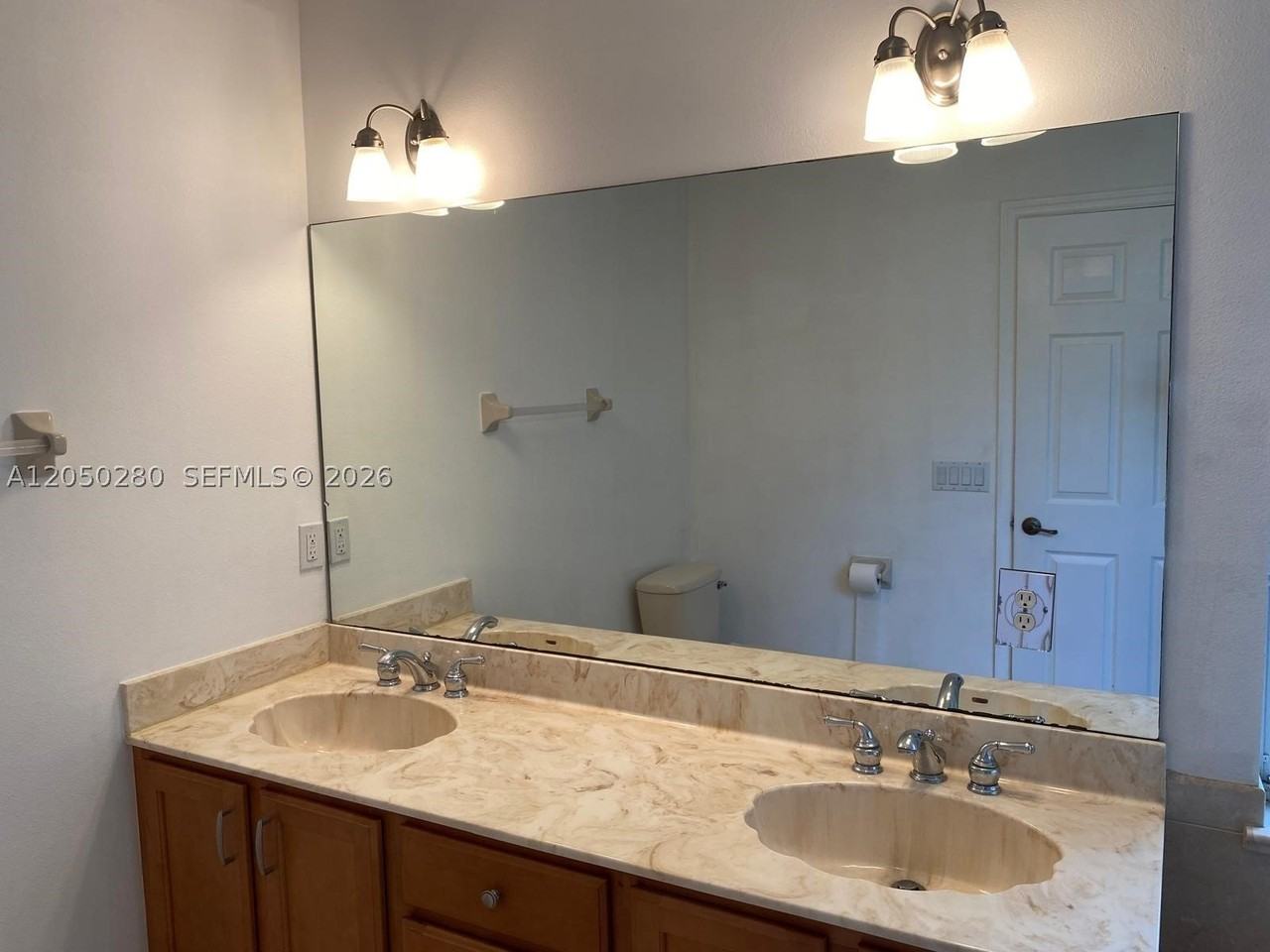 6432 Las Palmas Way - Photo 4 of 5
