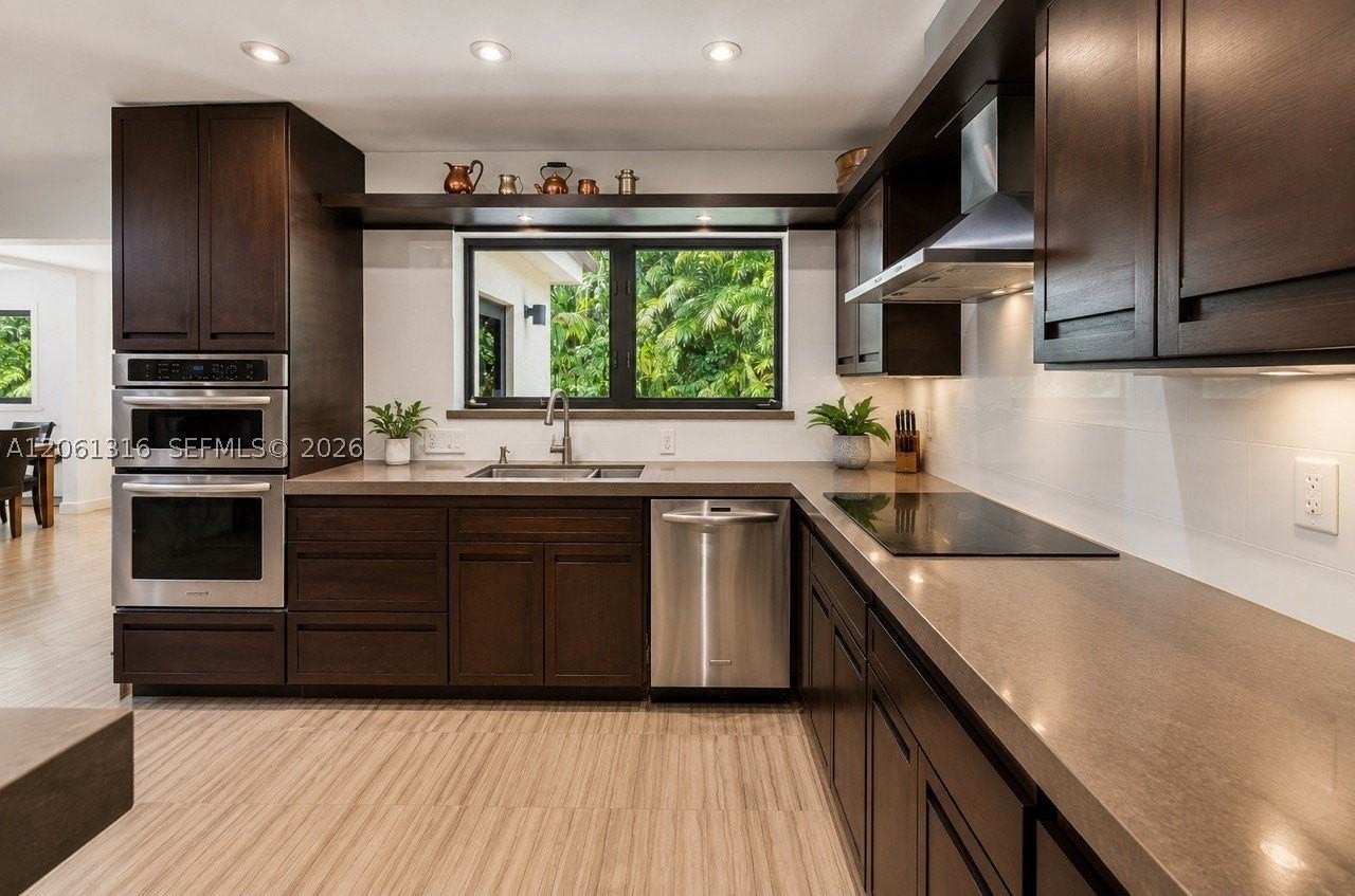 560 Sabal Palm Rd - Photo 3 of 10