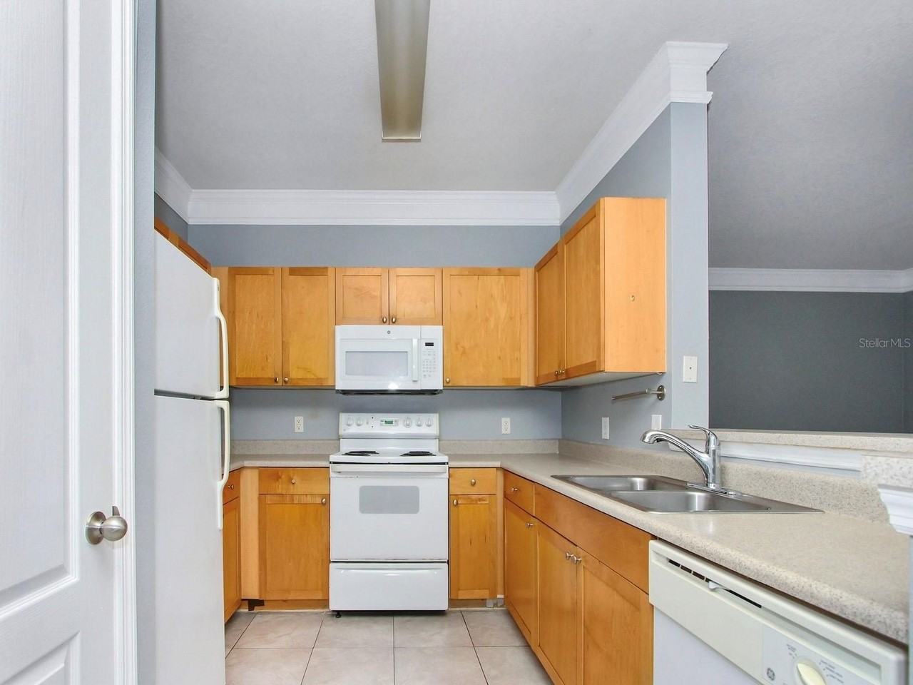 8848 Villa View Cir #106