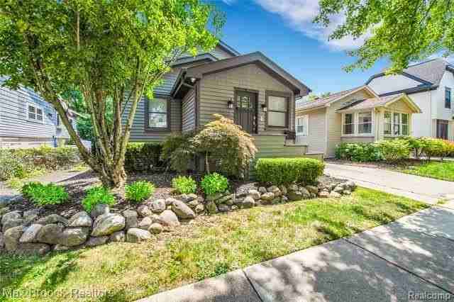 1444 Bennaville Ave - Photo 2 of 29
