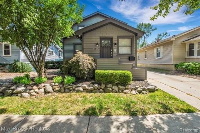 1444 Bennaville Ave - Photo 3 of 29
