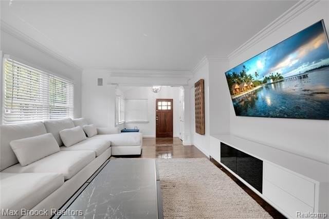 1444 Bennaville Ave - Photo 6 of 29