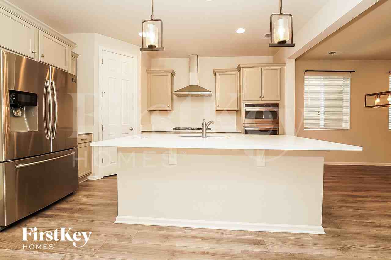 9842 Reunion Pkwy - Photo 5 of 15