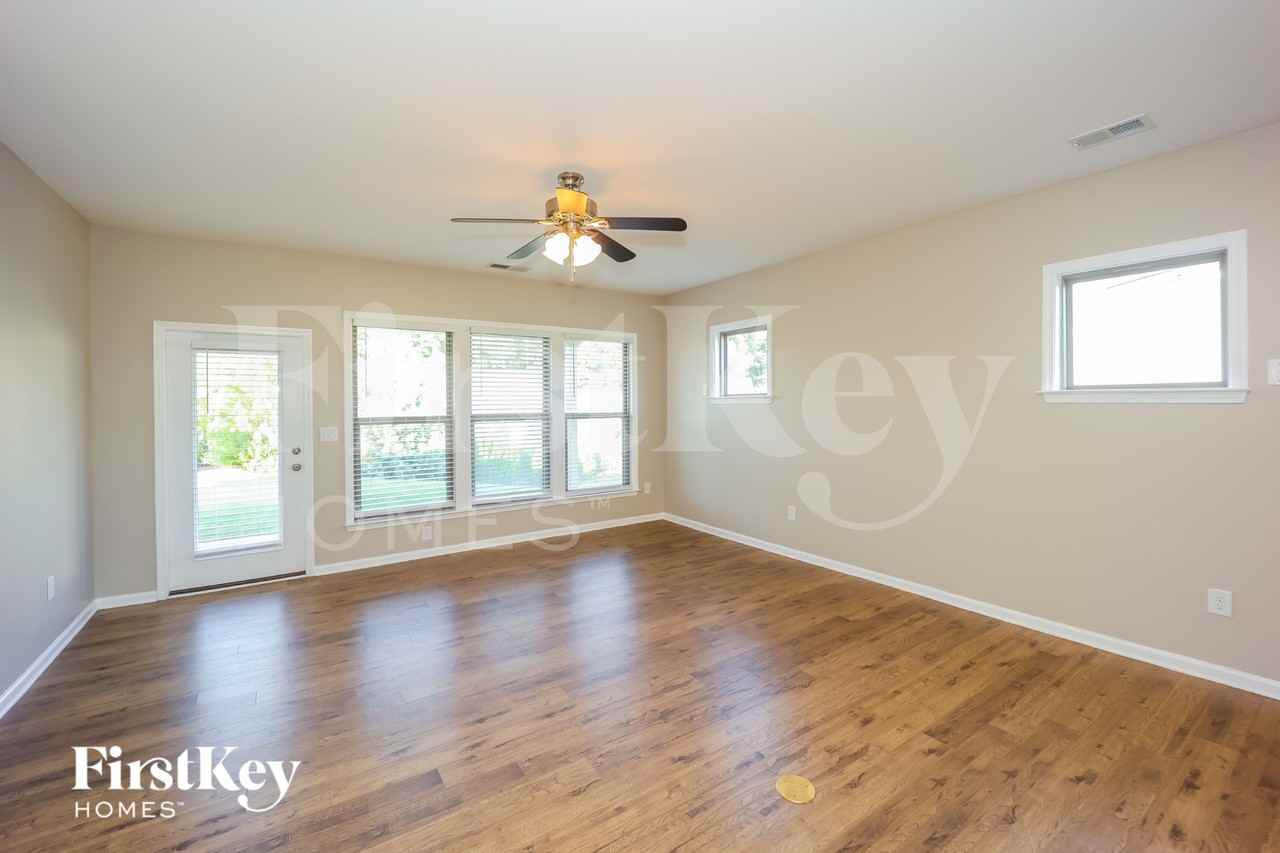 206 Florence Rd - Photo 3 of 18