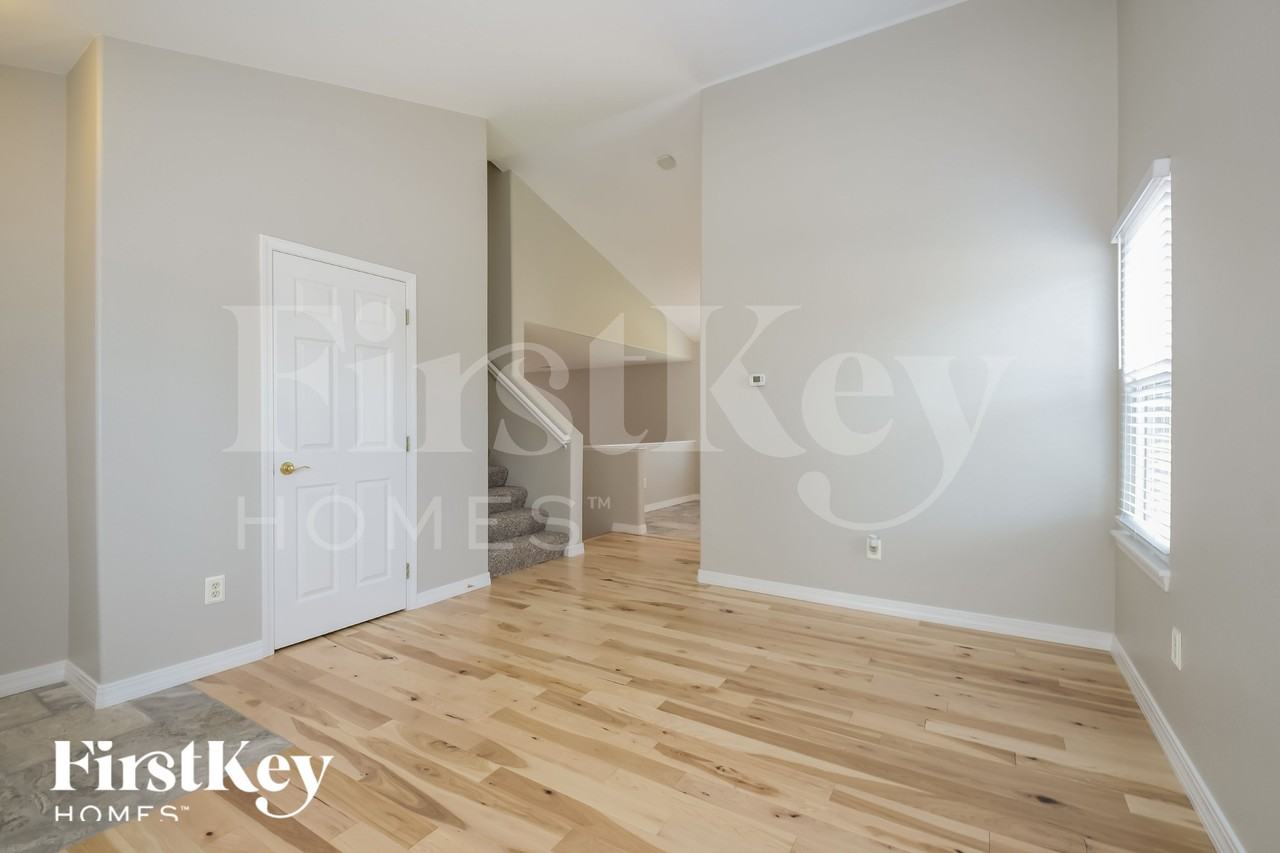 13105 Birch Way - Photo 3 of 15