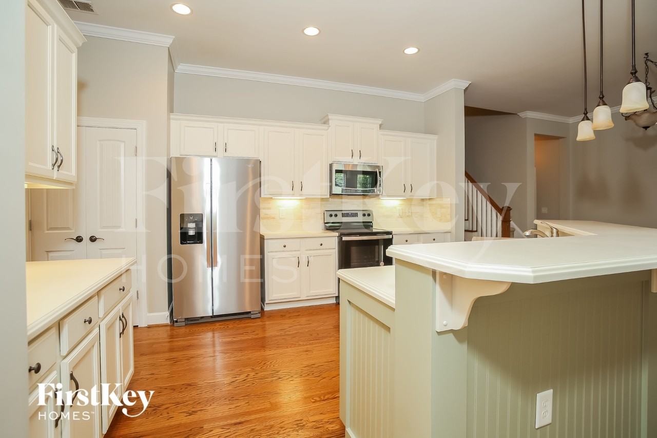 207 Hickory Nut Ln - Photo 6 of 15