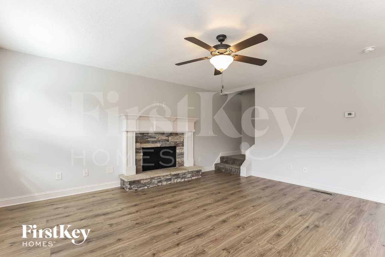 537 Cambridge Farms Dr - Photo 3 of 18