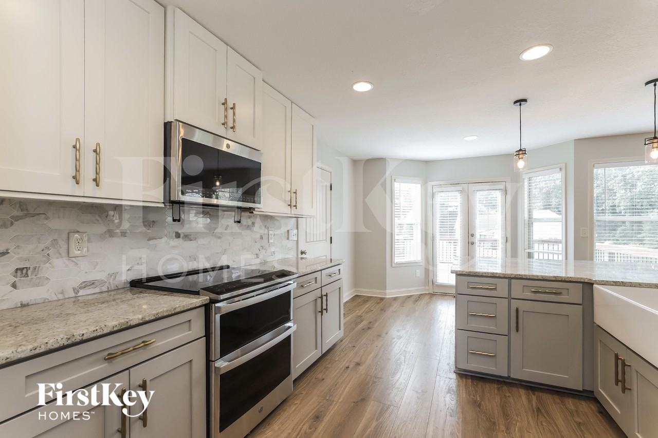 537 Cambridge Farms Dr - Photo 6 of 18