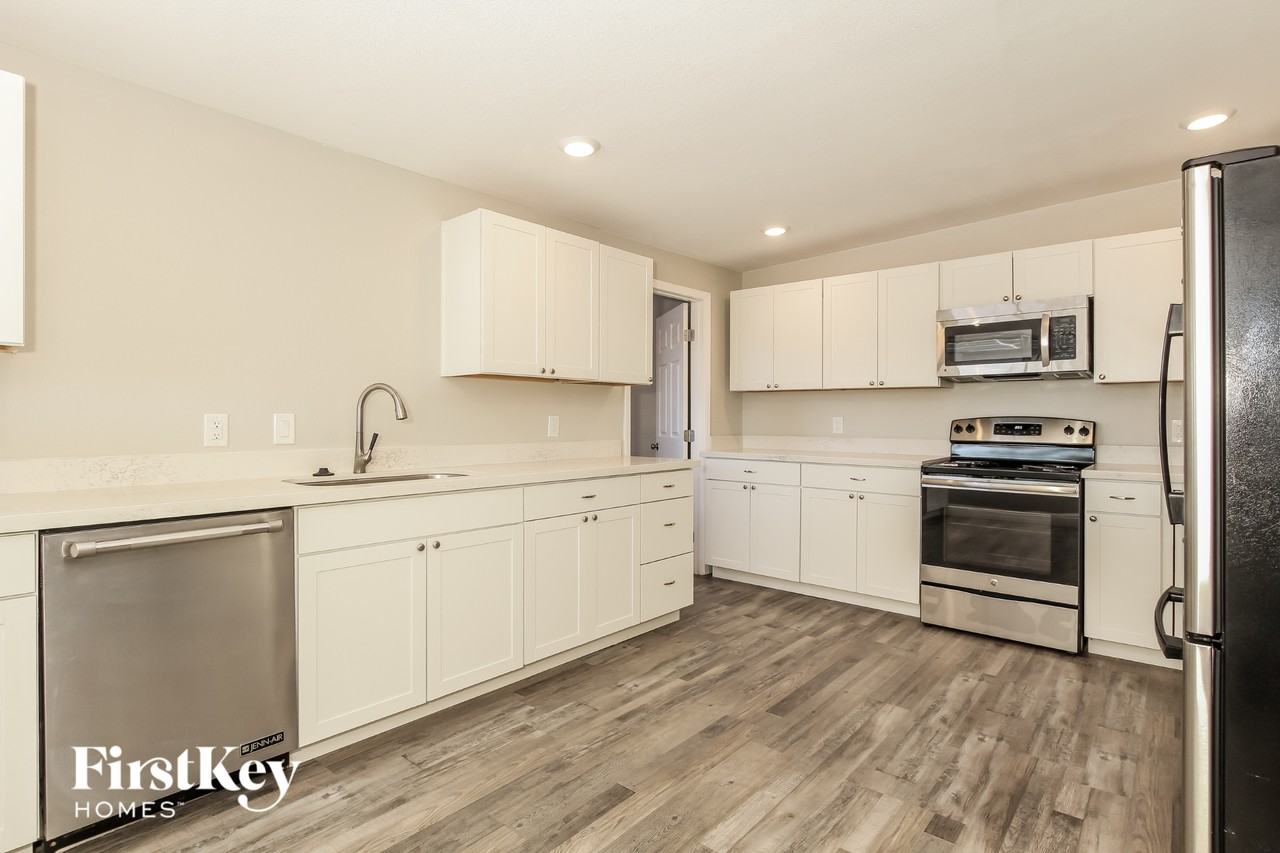 3718 W Townley Ave - Photo 5 of 14
