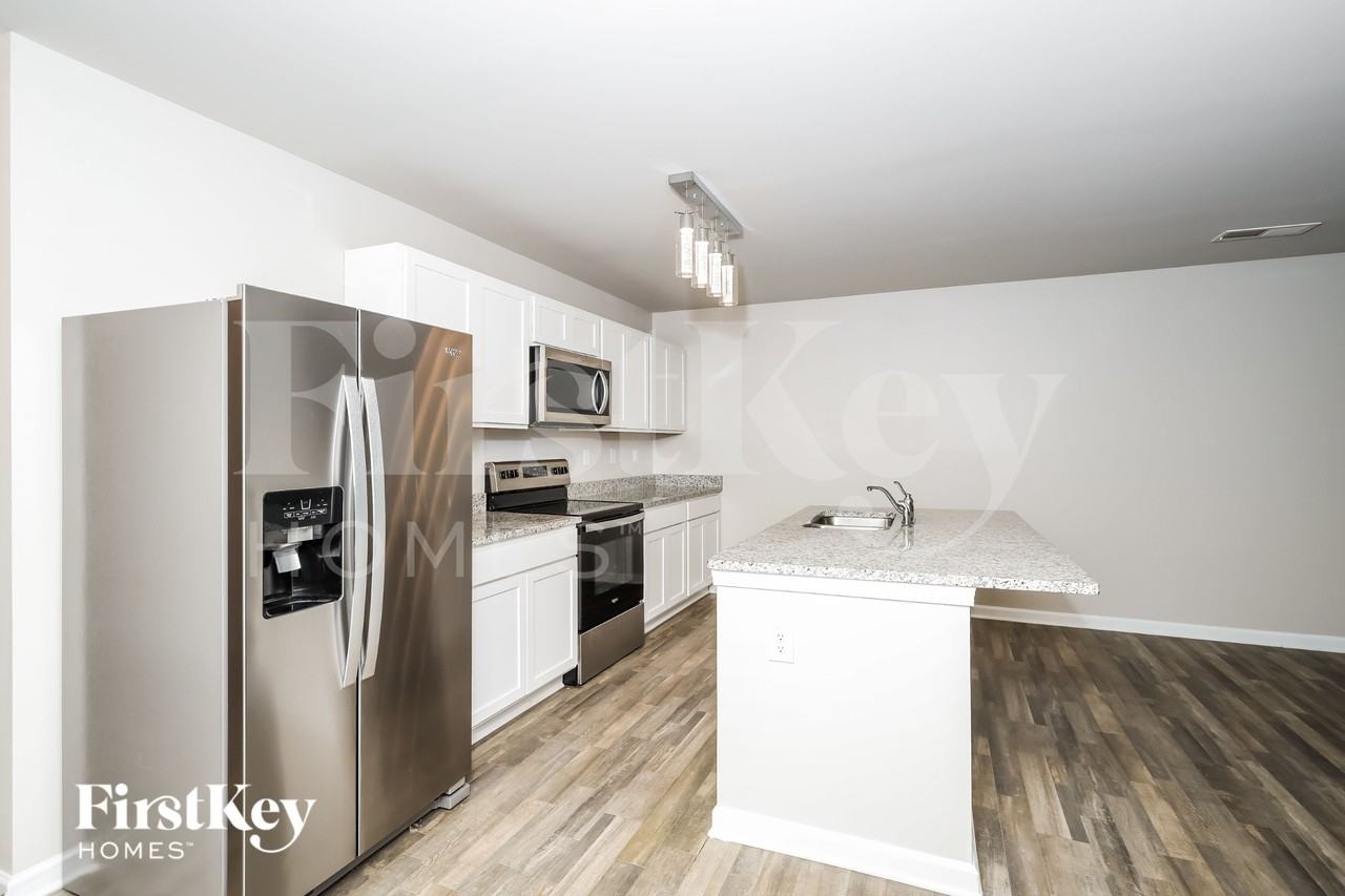 2550 Wood Bend Ln - Photo 6 of 18