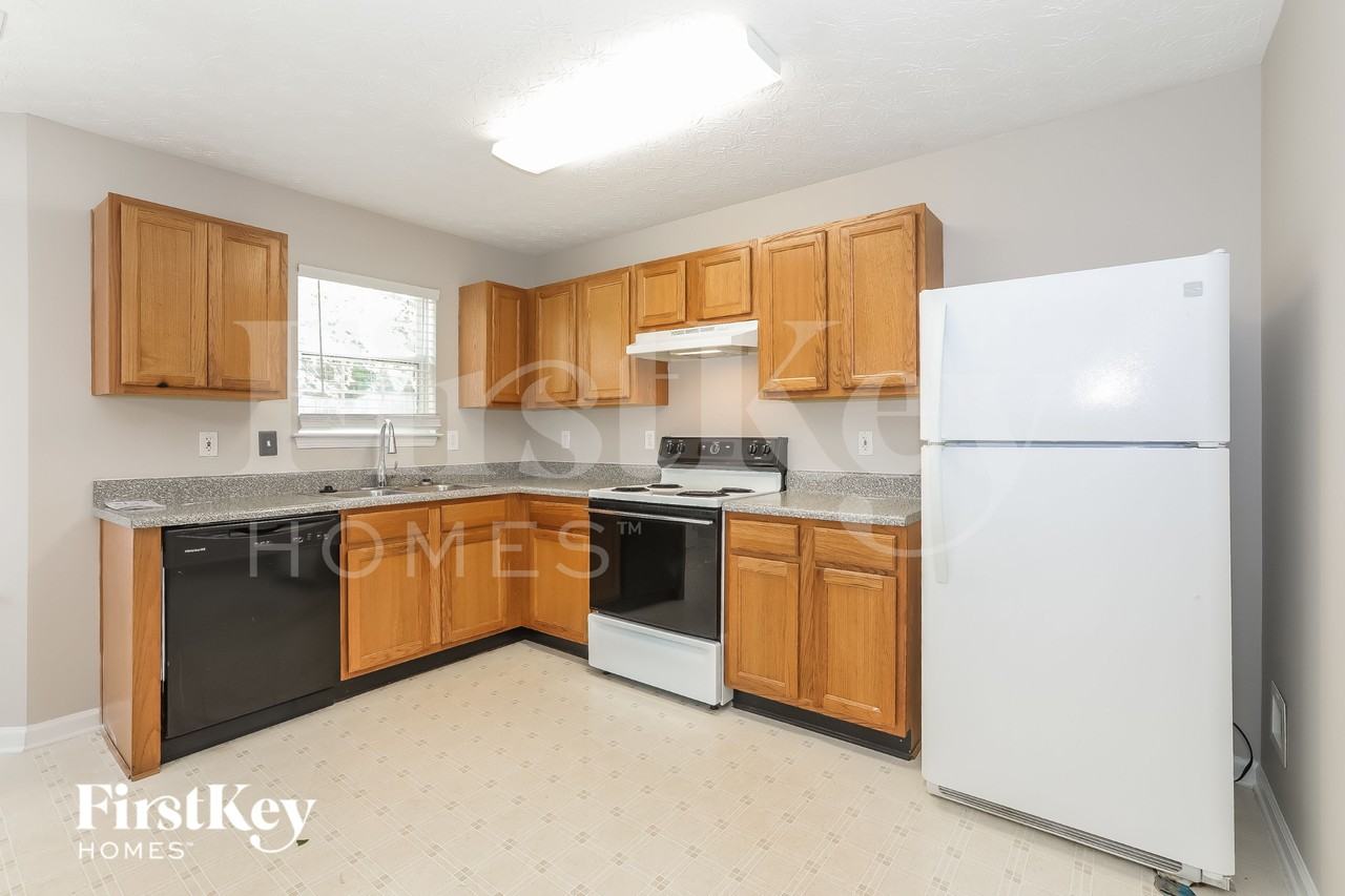 7008 Setters Way - Photo 7 of 18