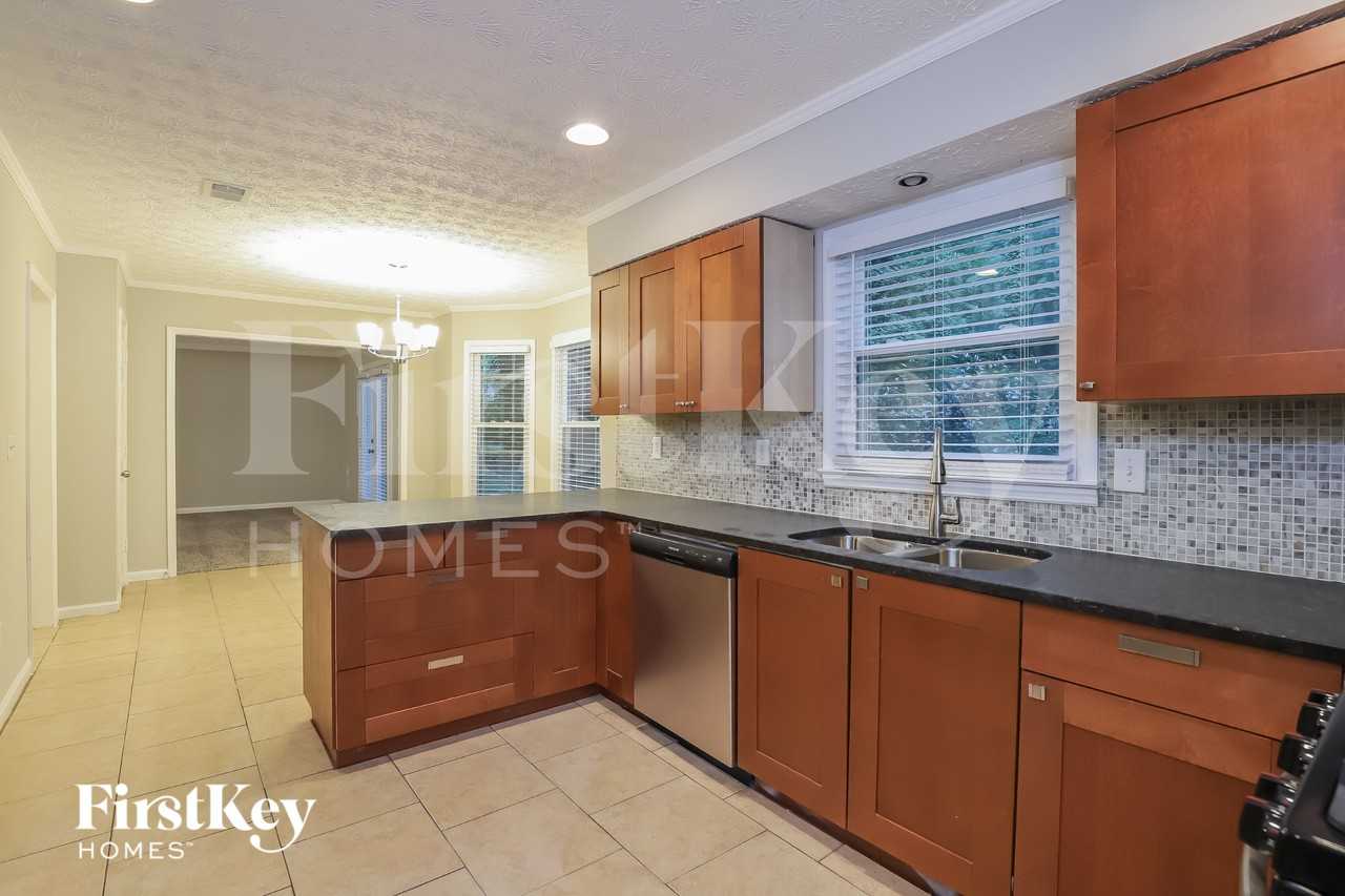 3585 Chastain Ct - Photo 7 of 18