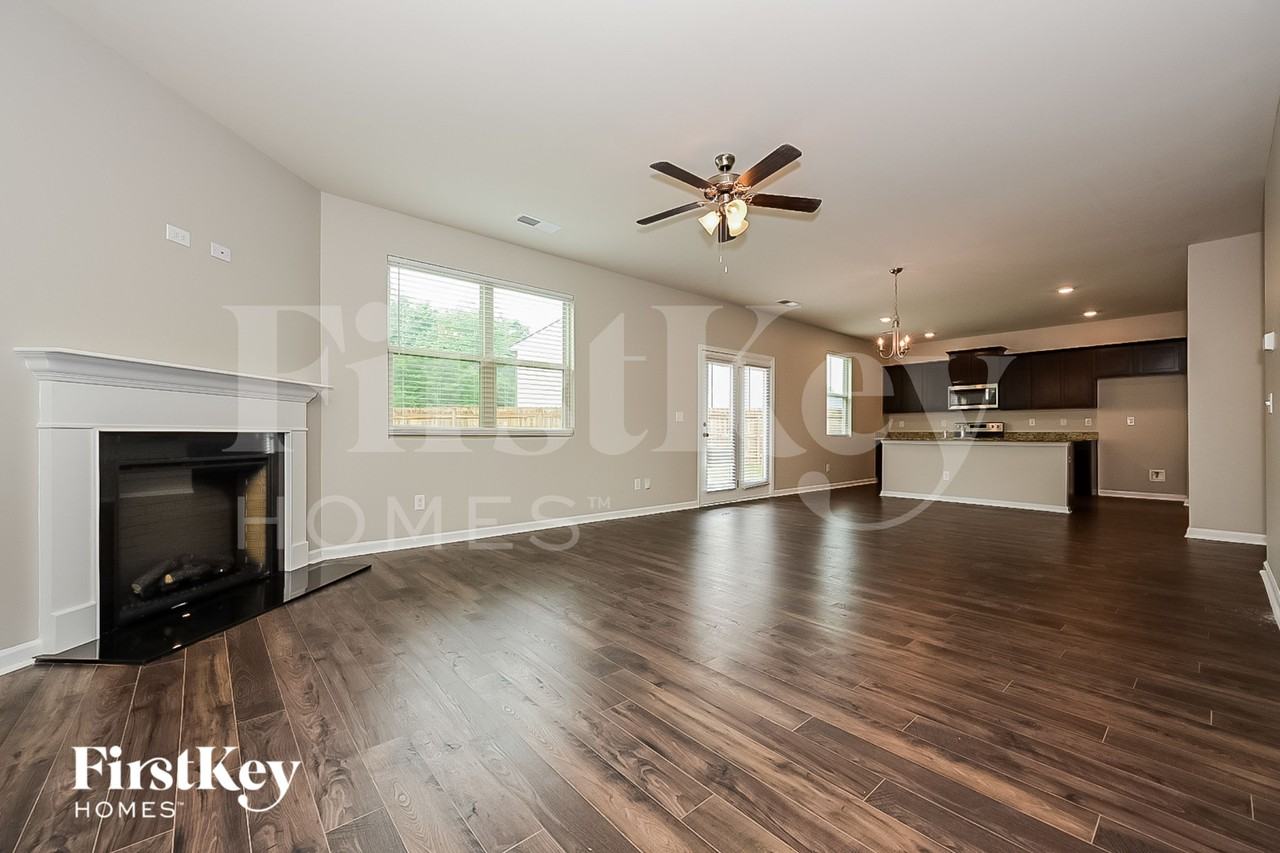 1500 Denver Way - Photo 2 of 18