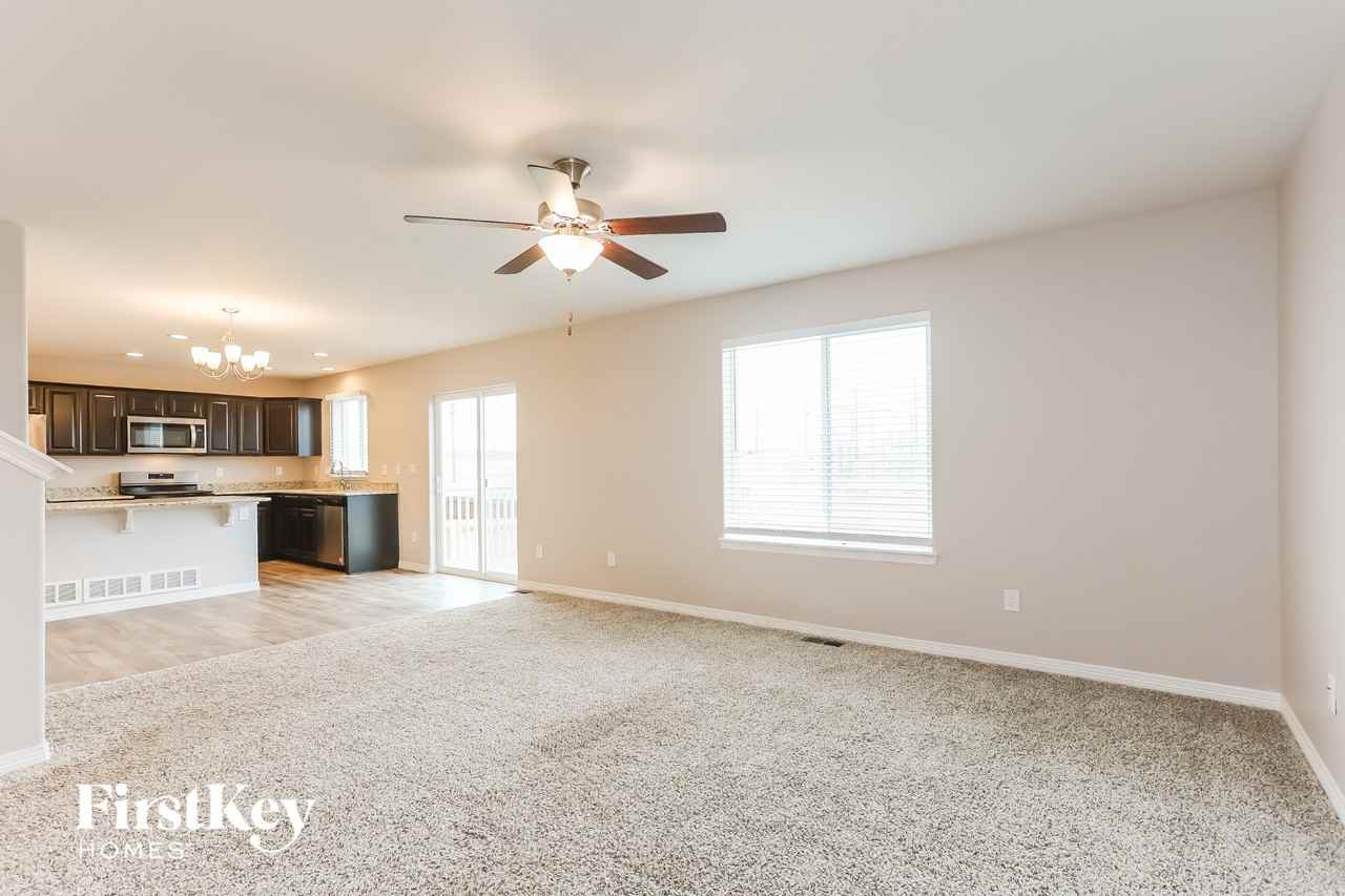 11145 Rockcastle Dr - Photo 3 of 15