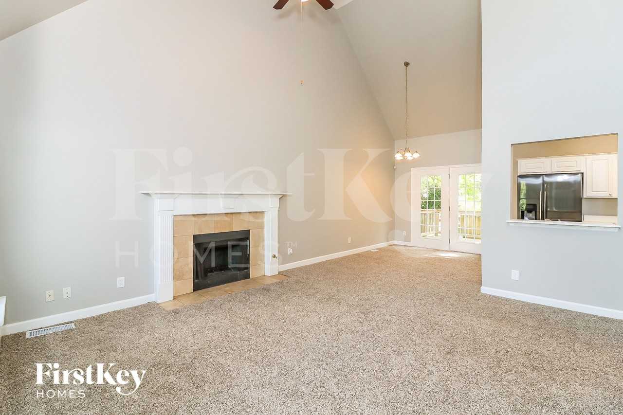2630 Argo Dr Se - Photo 5 of 18