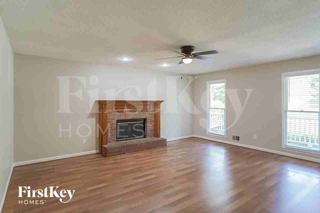 174 Somerset Ln - Photo 3 of 18