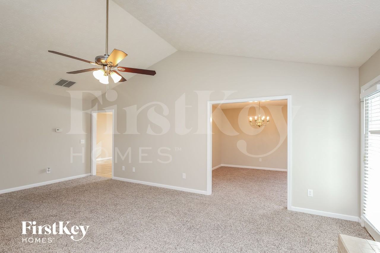 1500 Summer Lake Ter - Photo 3 of 18