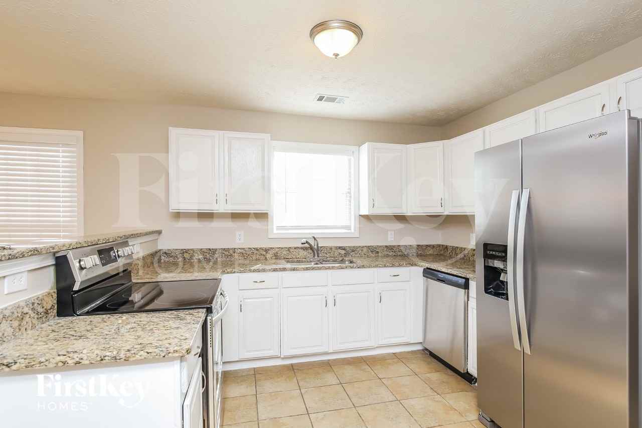 1500 Summer Lake Ter - Photo 7 of 18