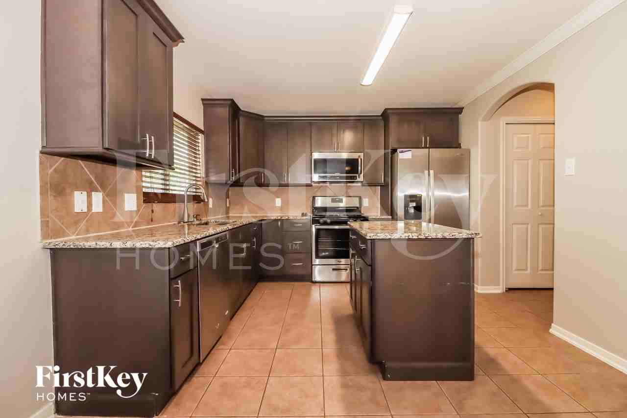5631 Cinnamon Lake Dr - Photo 6 of 15