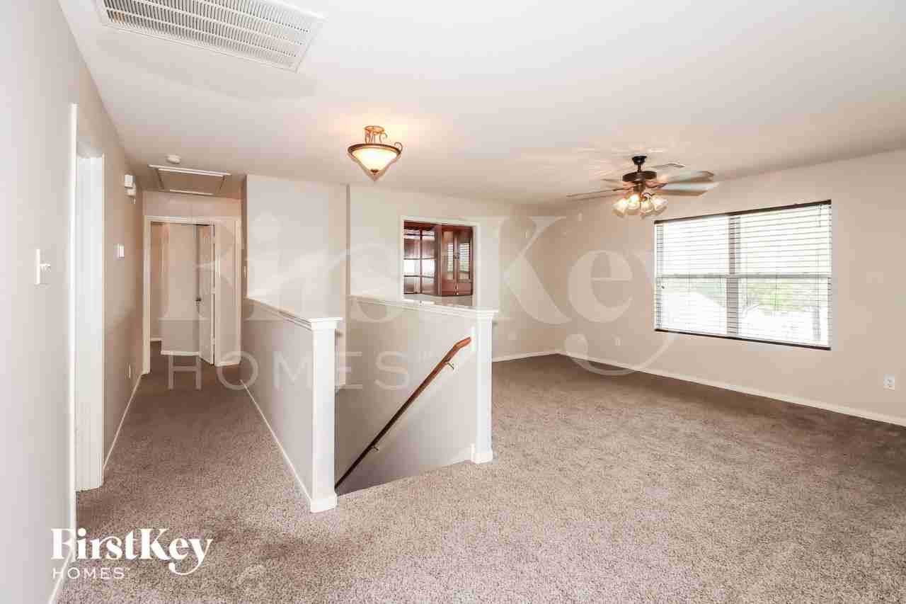 5631 Cinnamon Lake Dr - Photo 7 of 15