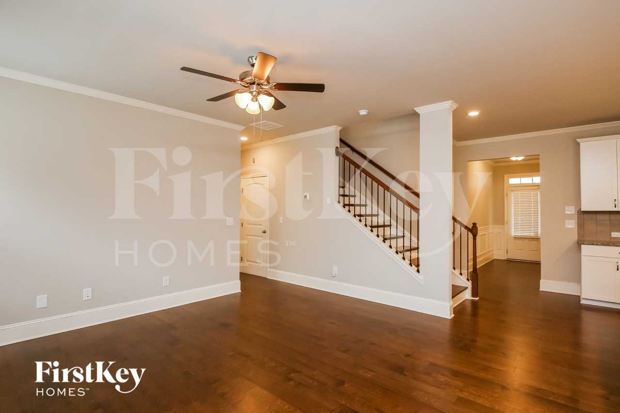 2025 Sorrento Ct - Photo 5 of 18