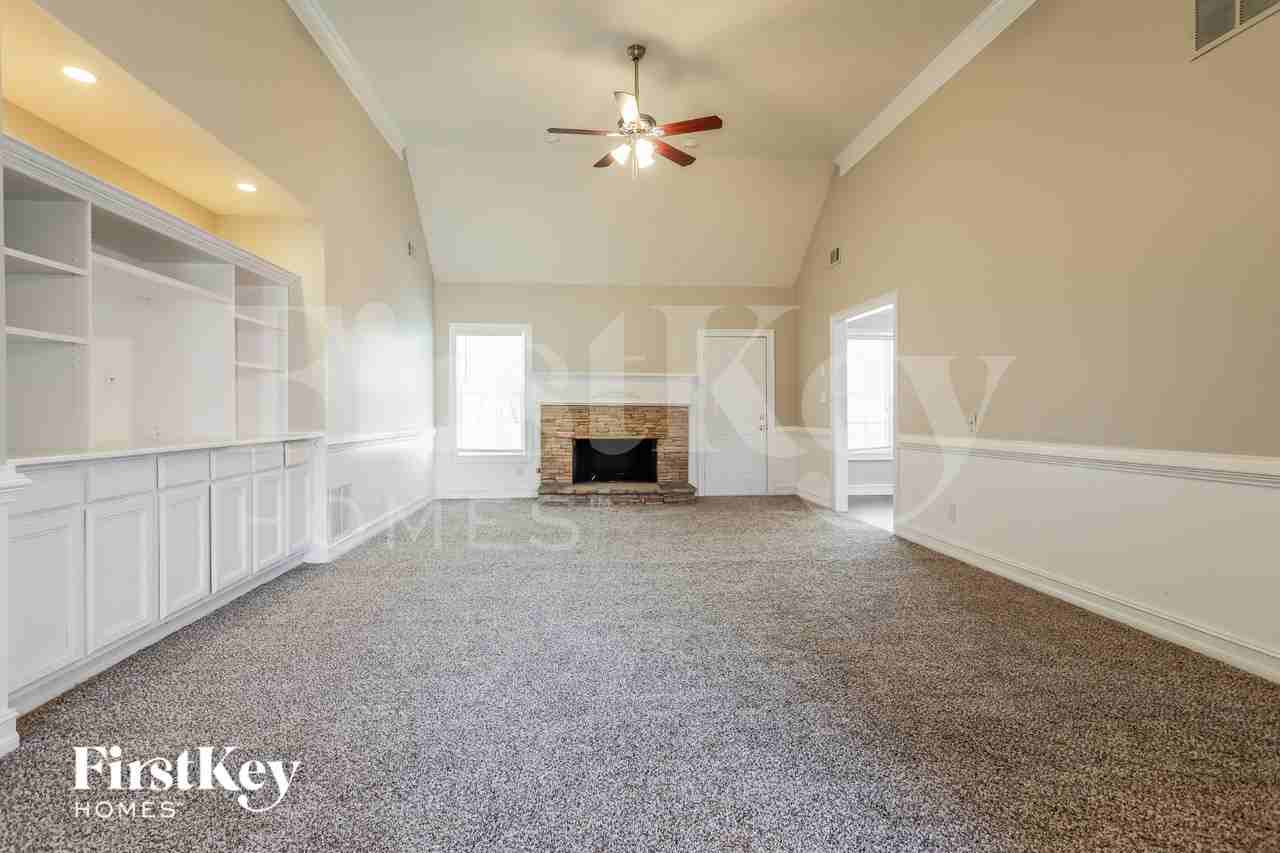 715 Roland Manor Dr - Photo 2 of 18