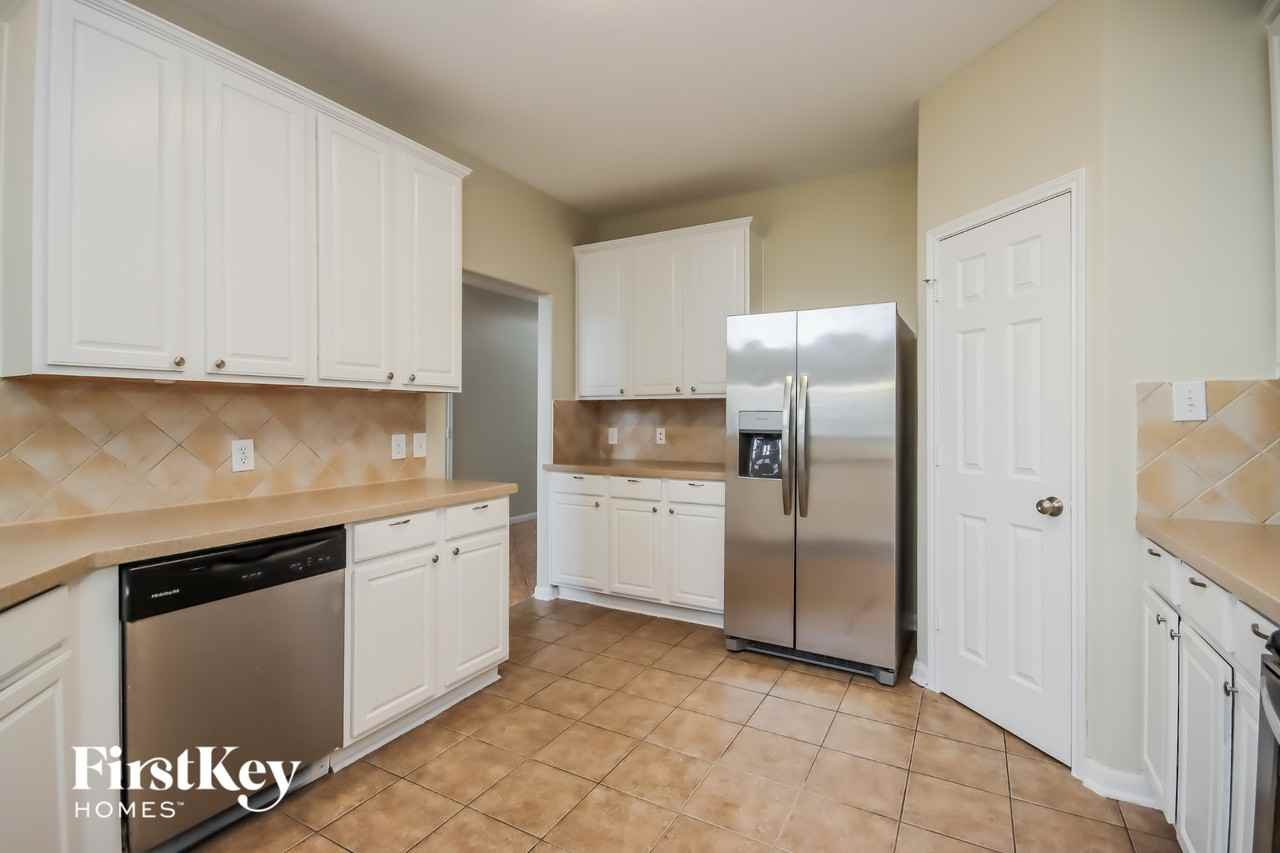 9410 Mustang Park Ct - Photo 6 of 15