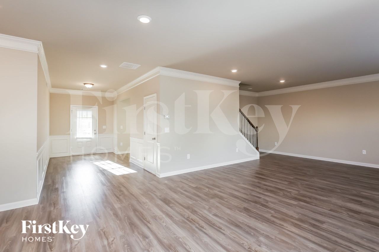 193 Creekside Bluff Way - Photo 2 of 18