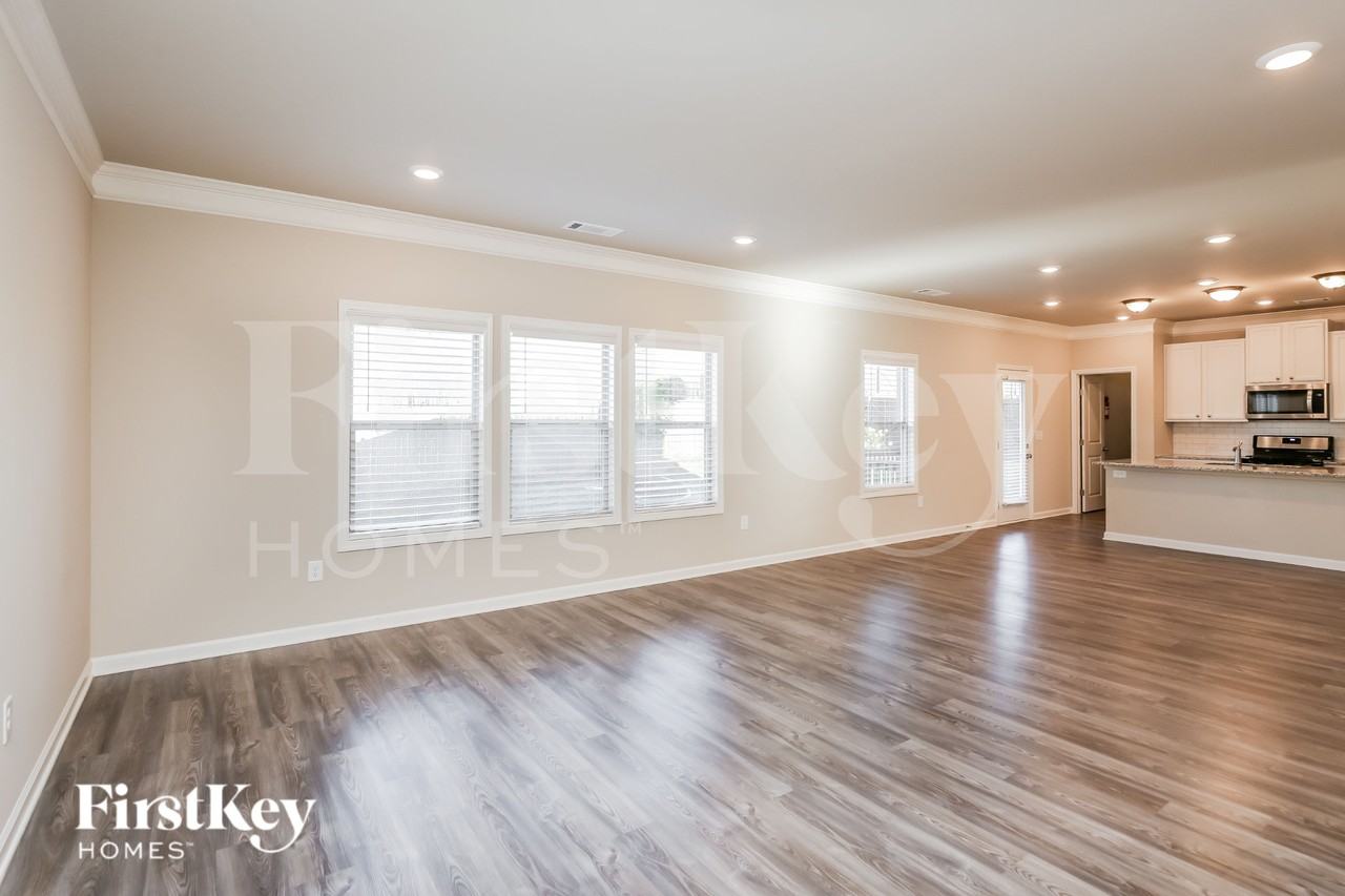193 Creekside Bluff Way - Photo 3 of 18