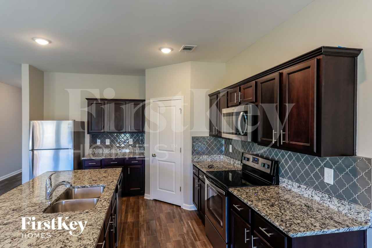 115 Bennett Ct - Photo 7 of 18