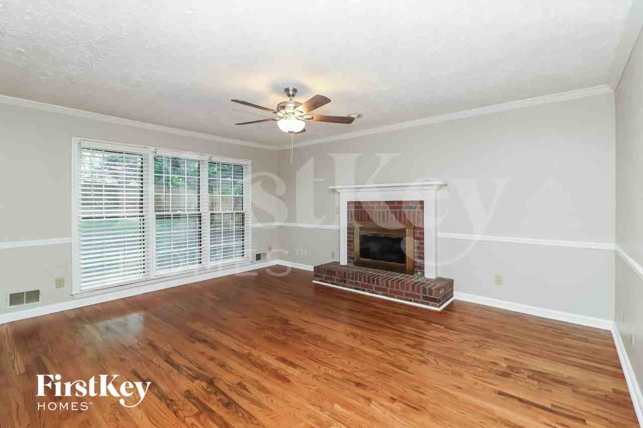 205 Timber Oak Cv - Photo 3 of 18