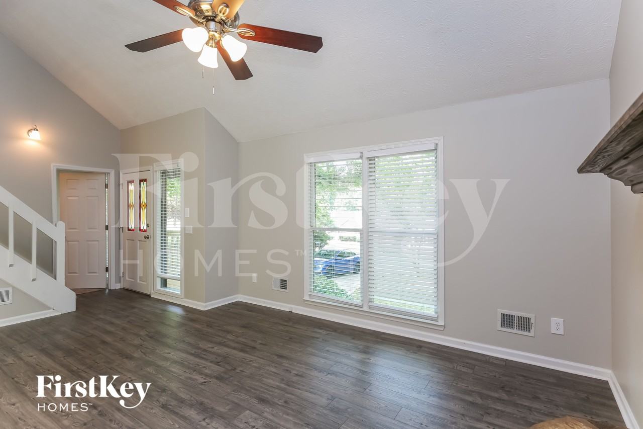 5417 Hulsey Cir - Photo 3 of 15