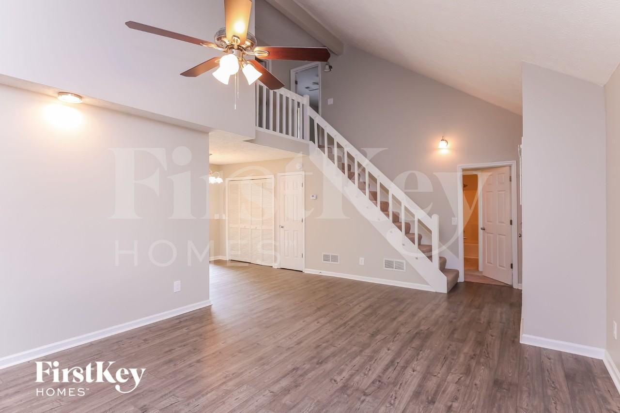 5417 Hulsey Cir - Photo 4 of 15