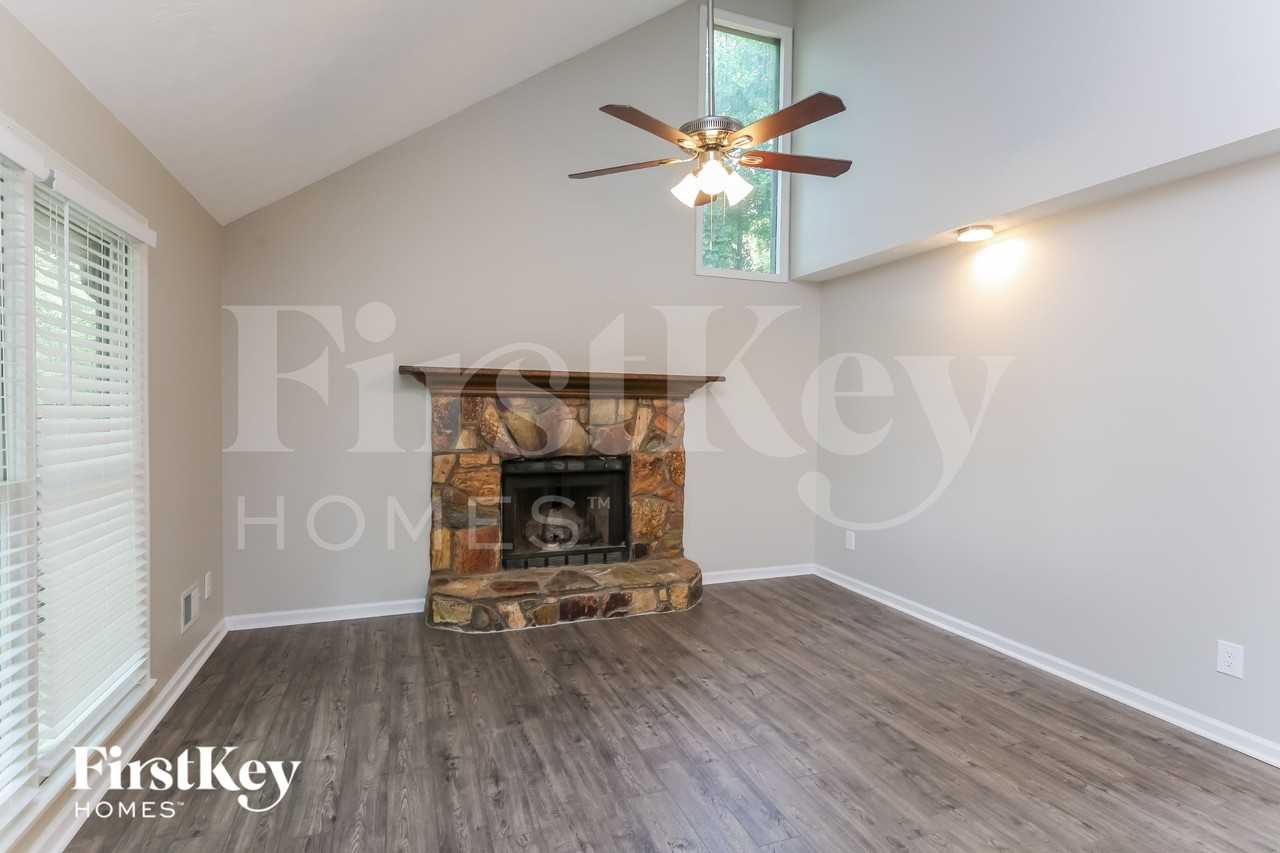 5417 Hulsey Cir - Photo 5 of 15
