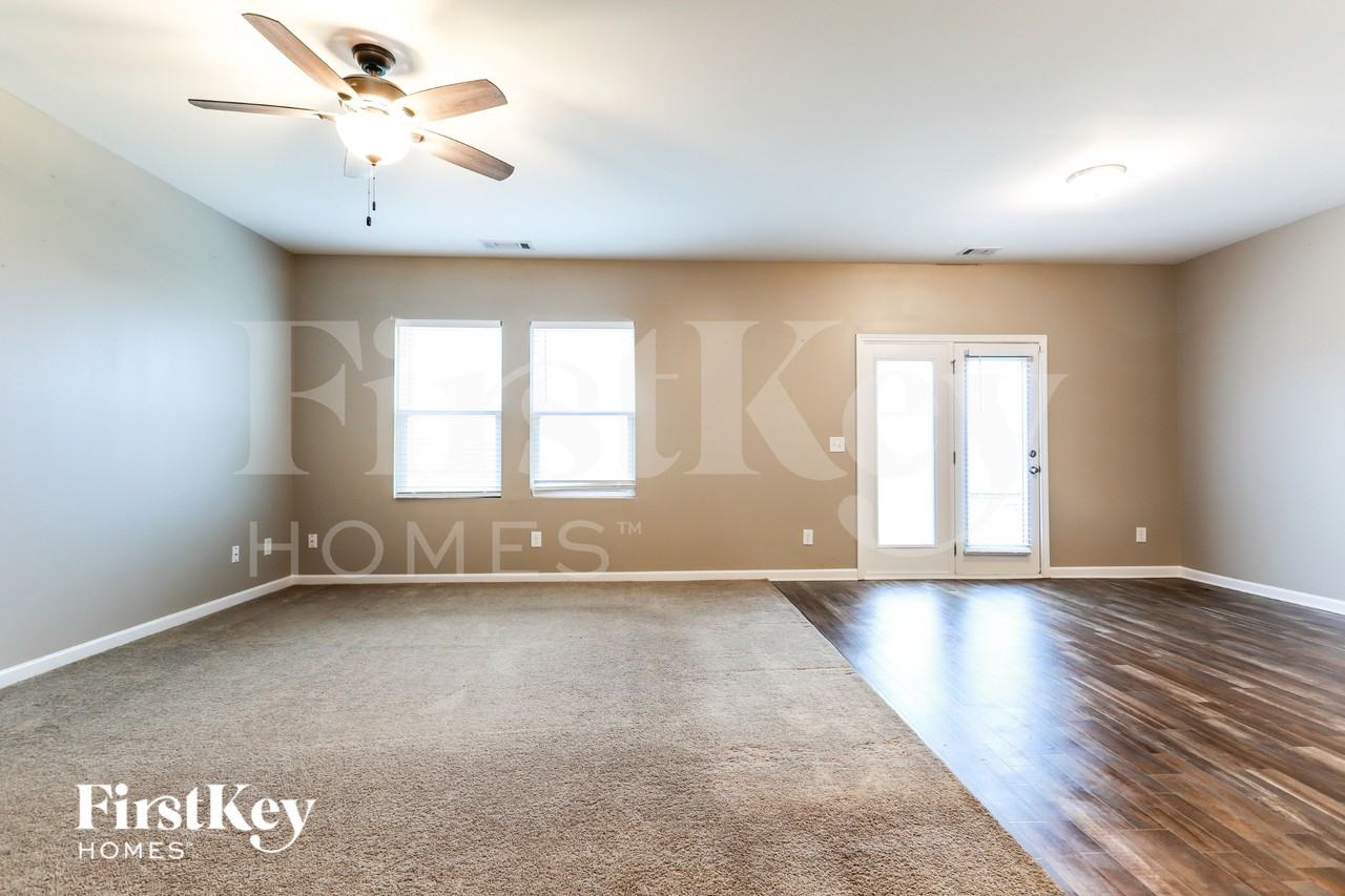 336 Alexander Ln - Photo 2 of 18